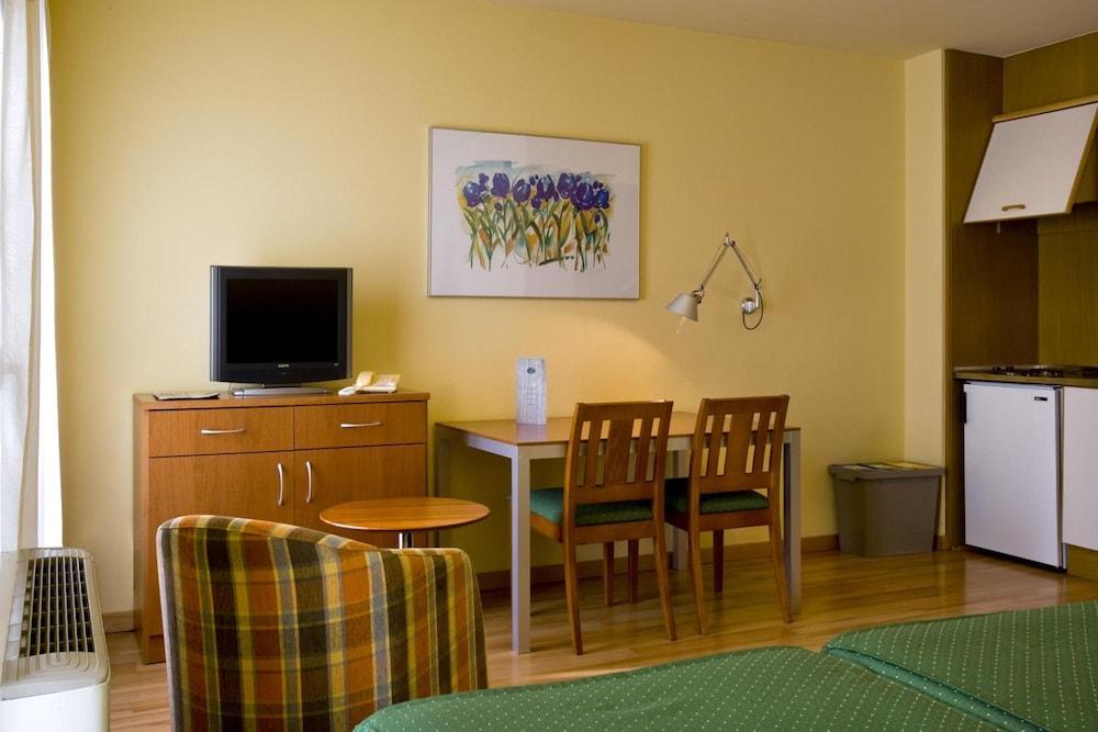 Hotel La Perla D'Olot Bagian luar foto