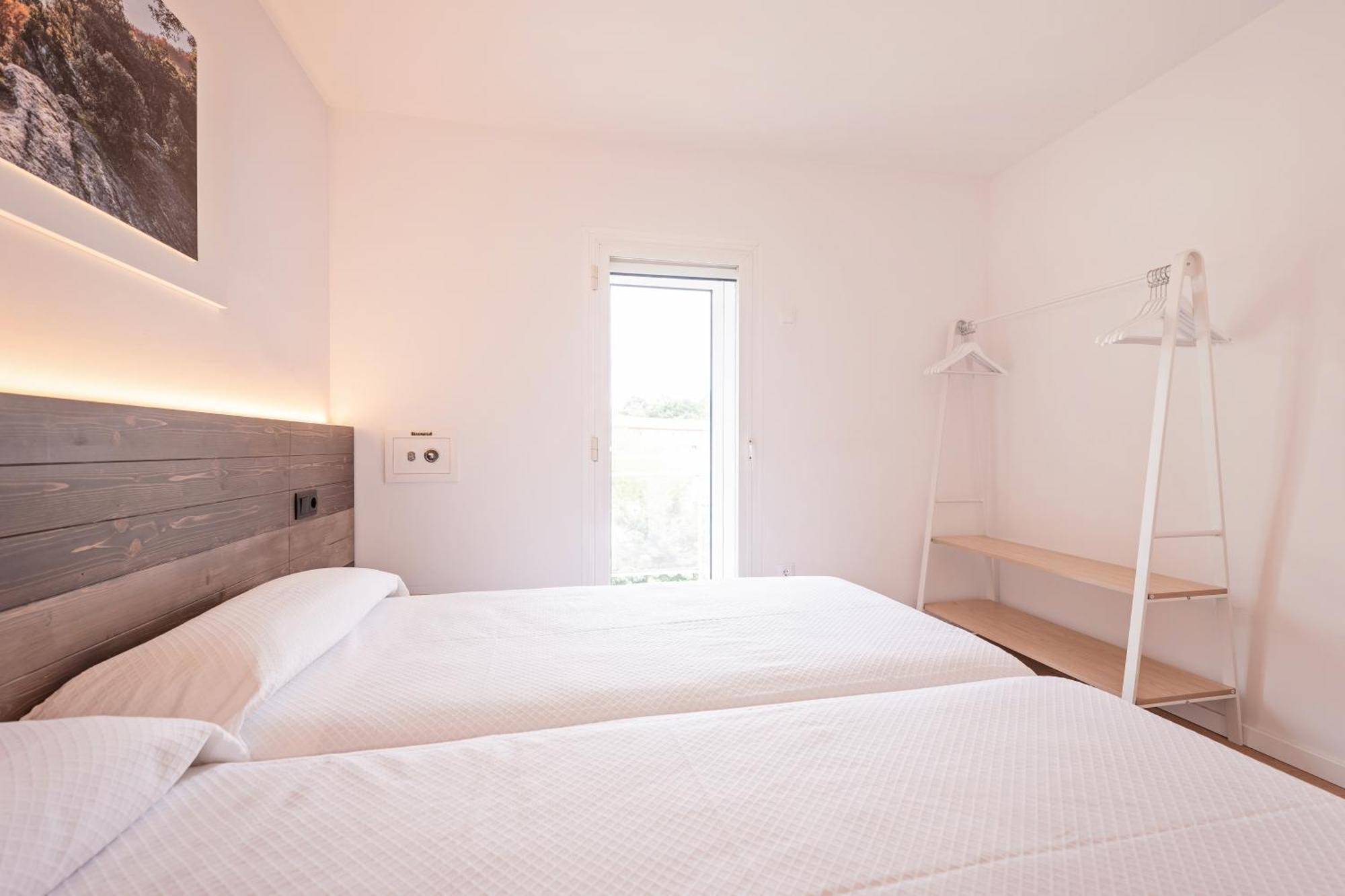 Hotel La Perla D'Olot Bagian luar foto