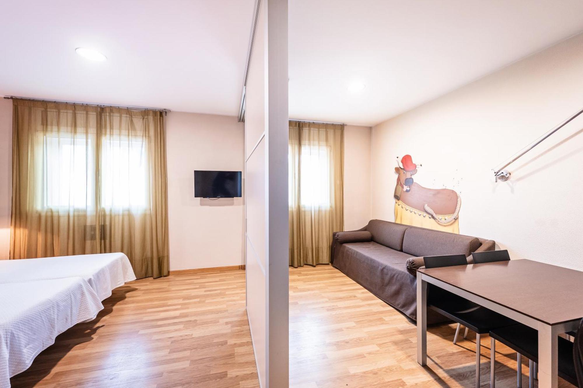 Hotel La Perla D'Olot Bagian luar foto