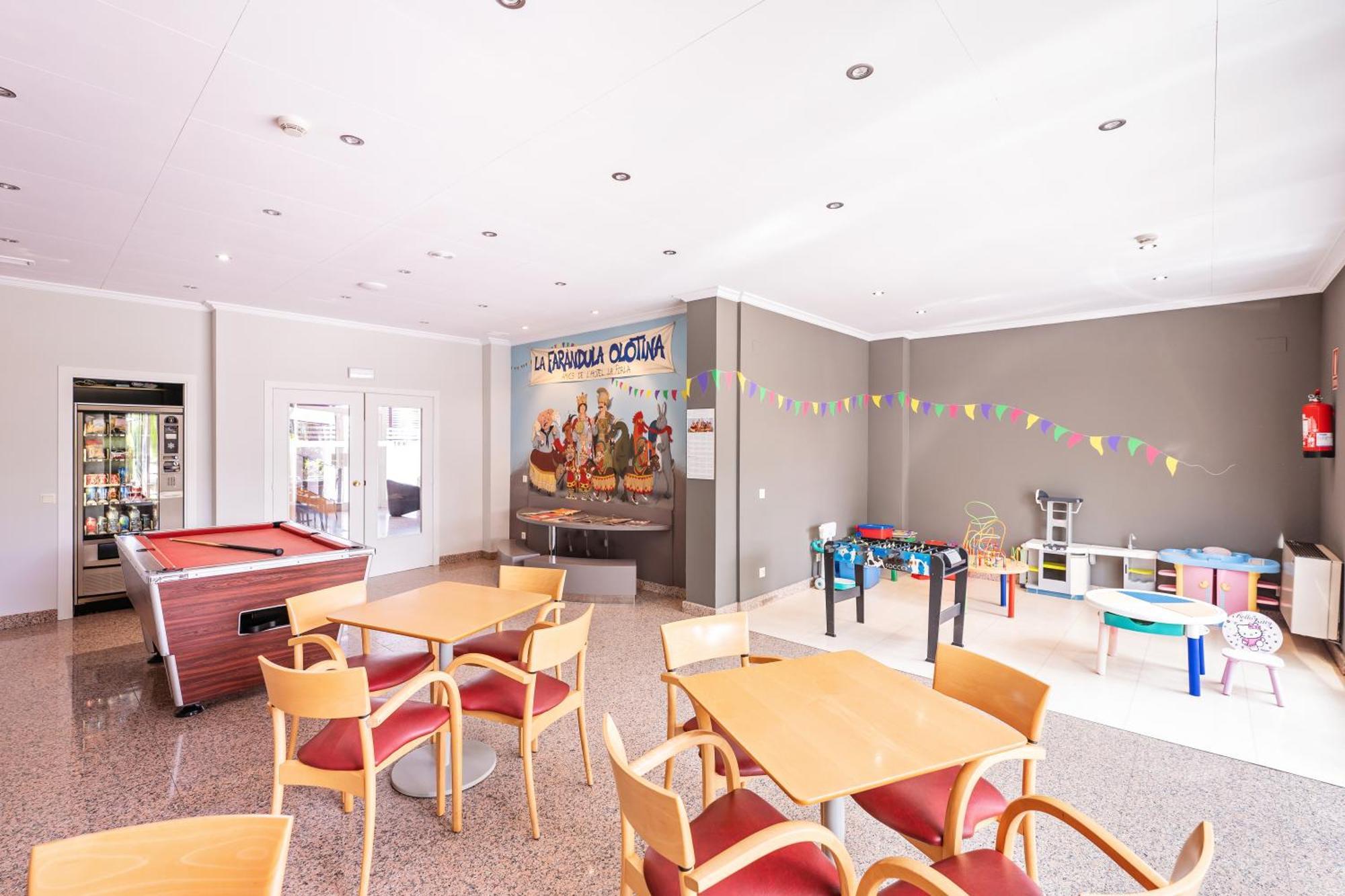 Hotel La Perla D'Olot Bagian luar foto