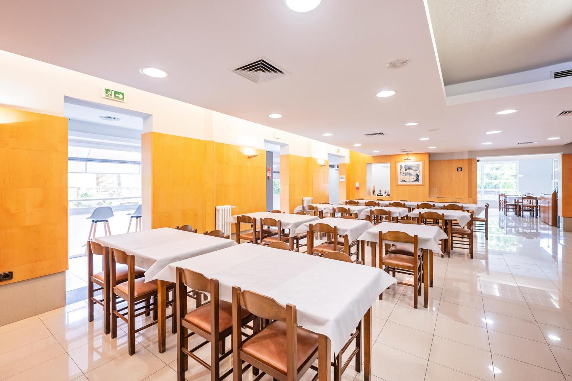 Hotel La Perla D'Olot Bagian luar foto