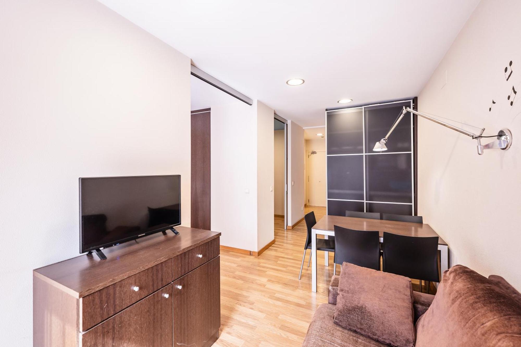 Hotel La Perla D'Olot Bagian luar foto